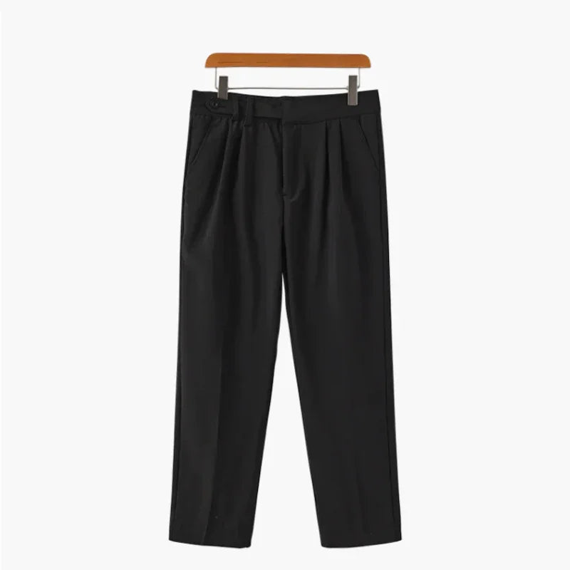 Tenue d’Hiver – Pull Torsadé & Pantalon de Tailleur