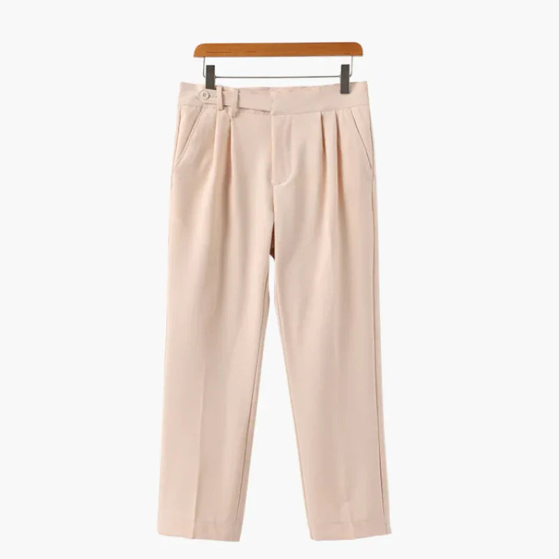 Tenue d’Hiver – Pull Torsadé & Pantalon de Tailleur