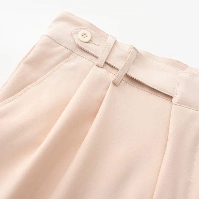 Tenue d’Hiver – Pull Torsadé & Pantalon de Tailleur